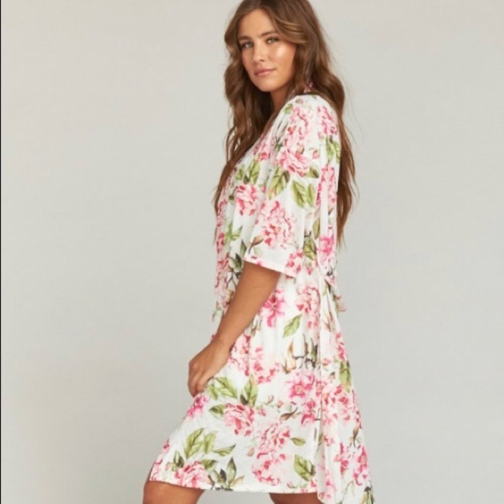 Show Me Your Mumu One Size Lightwieght Floral Brie Kimono Robe: 4103